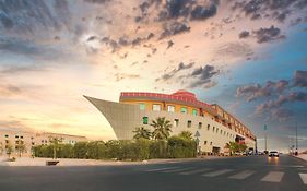 Golden Ship Hotel